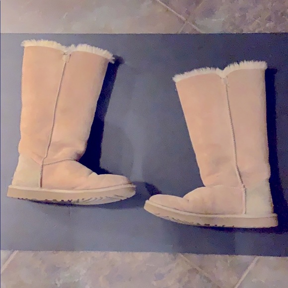 Uggs - Picture 4 of 7